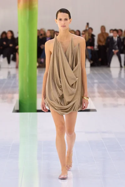 Look 13